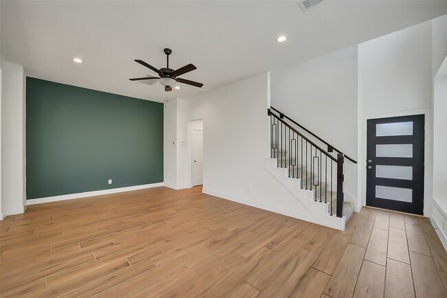 Building Photo - 12934 Rio Mariano Ln
