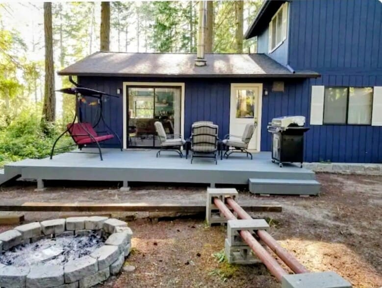 Backyard and fireplace - 11415 Leschi Cir