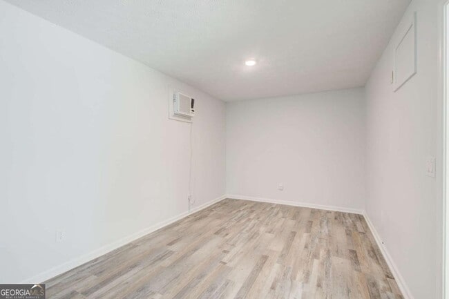 Building Photo - 2470 Stonegate Dr