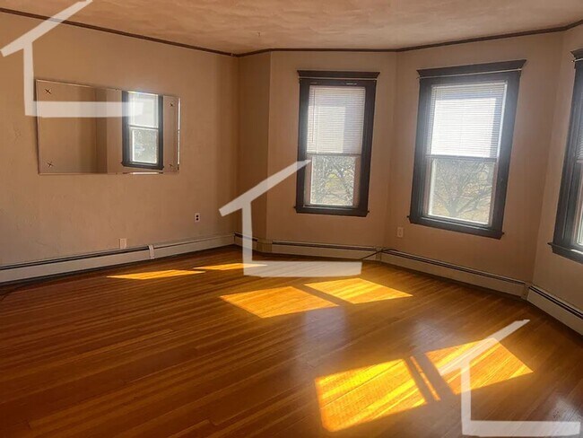 Building Photo - Spacious 1-Bedroom with Washer/Dryer in Unit!