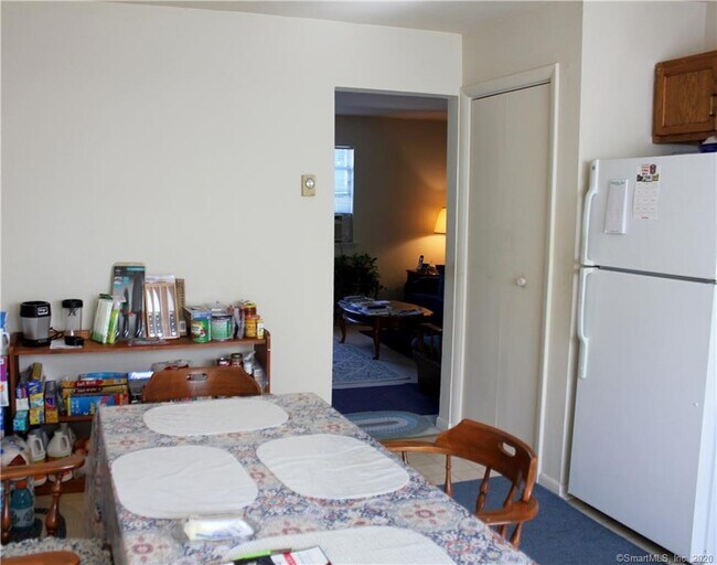 Building Photo - 15 Belair Dr