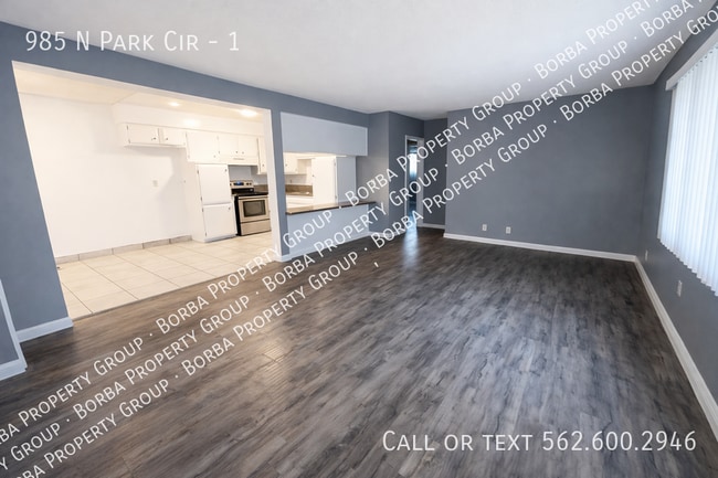 Building Photo - 985 N Pk Cir