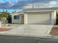 Building Photo - BEAUTIFUL UPGRADED 3 BED 2 BATH