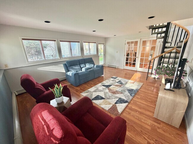 Building Photo - 29 Carriage Hill Ln