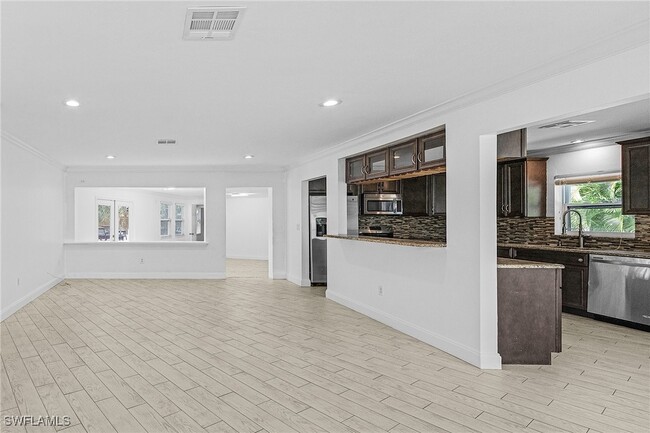 Building Photo - 1340 Braman Ave