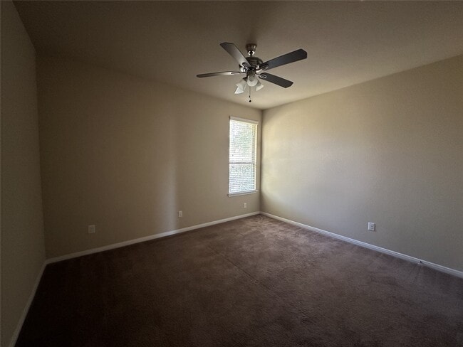 Building Photo - 2438 Garden Falls Dr