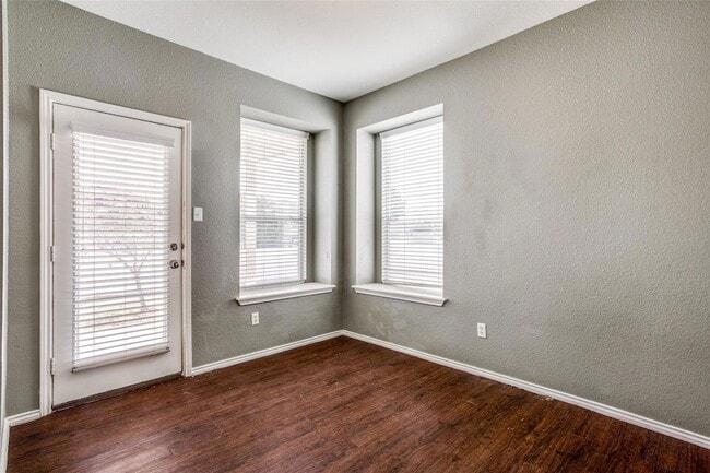 Building Photo - 317 Lava Bed Dr