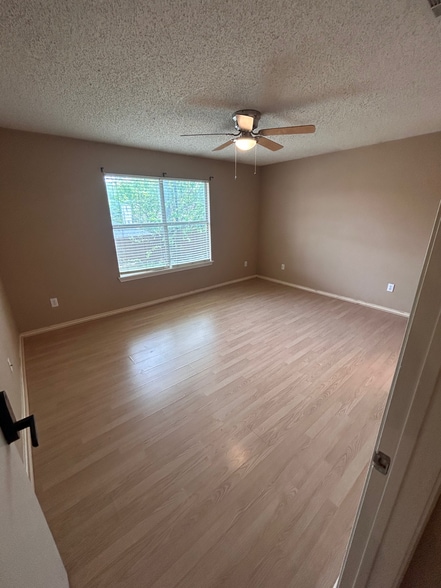 Building Photo - 1011 Windymeadow Ln