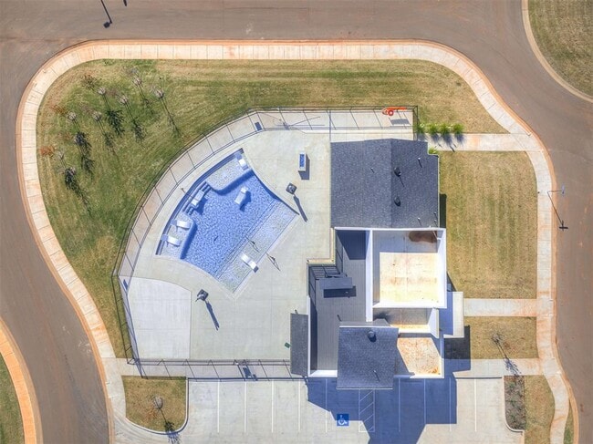 Building Photo - 2633 Crescent Ave