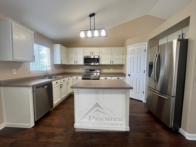 Building Photo - 6403 La Plata Peak Dr
