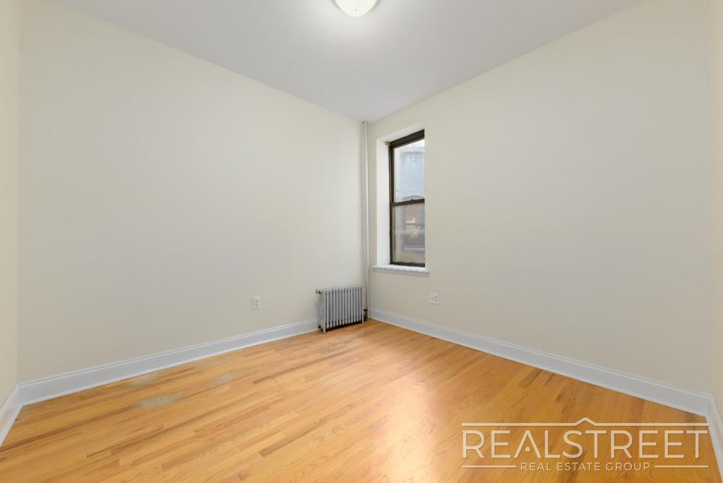 Building Photo - Lovely 2 BED in Park Slope near Prospect Park