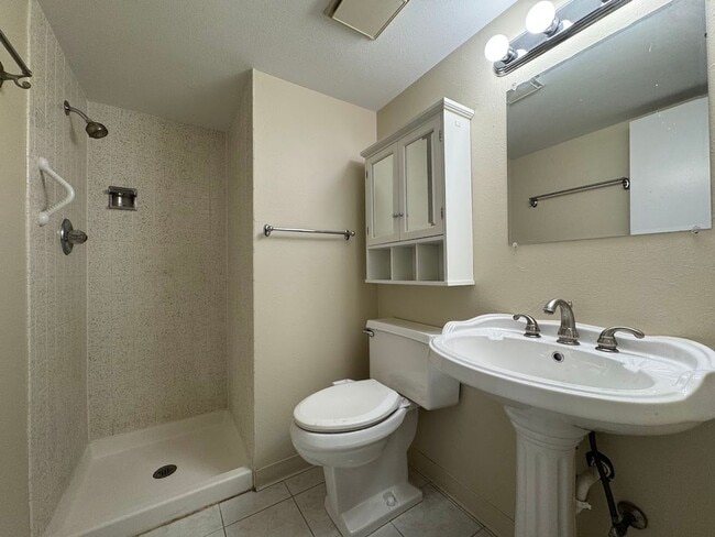 Building Photo - 2B/2B Corner Apartment with Flatiron Views...