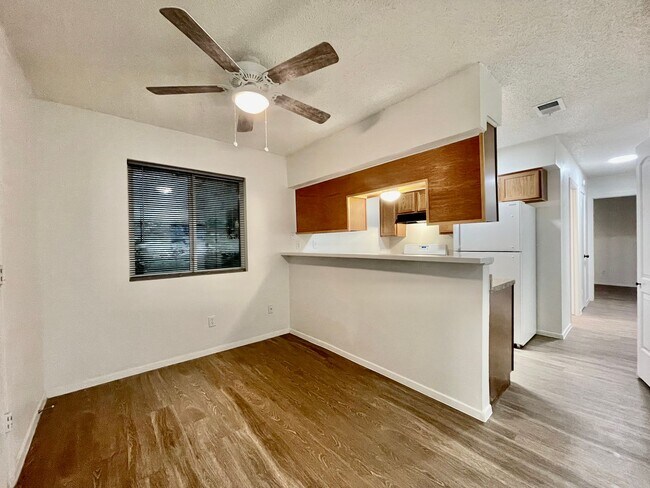 Building Photo - 1114/1116 Hazelton