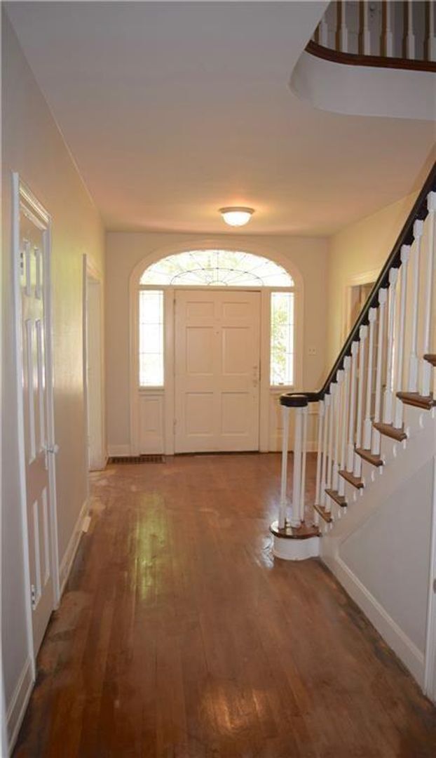 Building Photo - 1101 W 22nd St