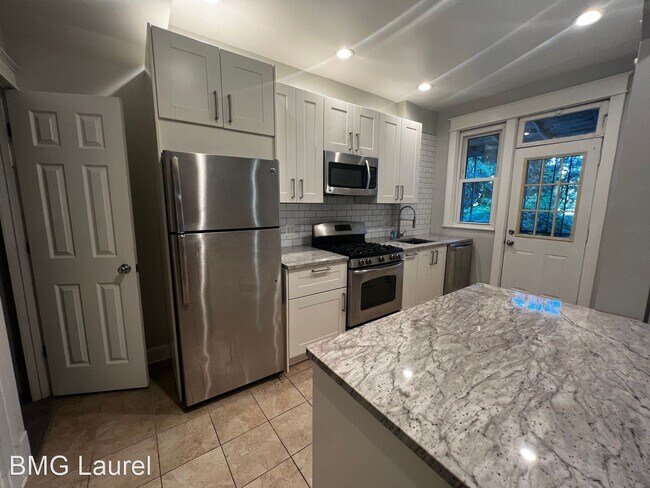 Building Photo - 3 br, 2 bath House - 1216 E St NE