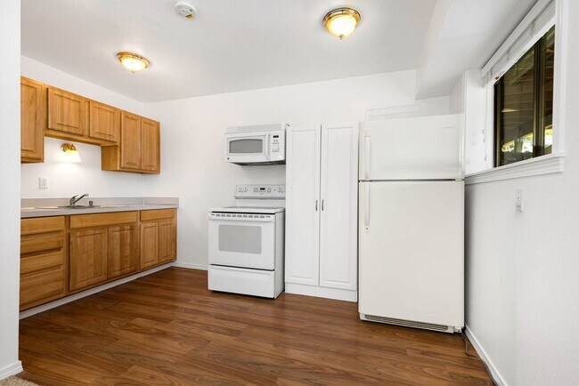 Building Photo - 16615 NE 87th St
