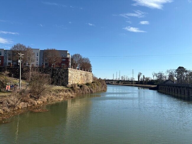 Building Photo - 1921 Wayne St