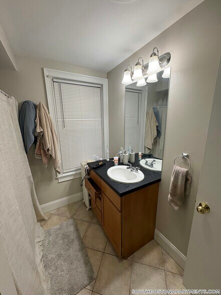 Building Photo - 29 Covington St