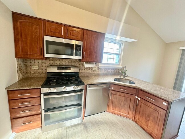 Building Photo - 612 Orrington Ct