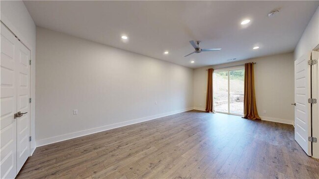 Building Photo - 1054 E Huntsville Rd