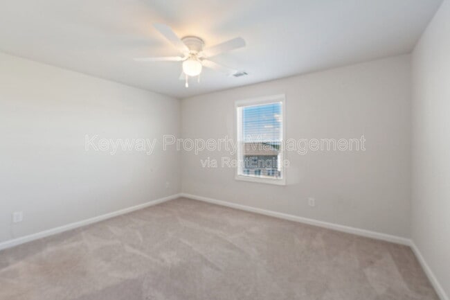 Building Photo - 651 Manitou Cir