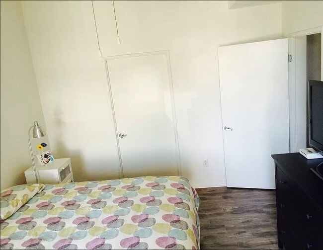 Building Photo - 488 E Ocean Blvd