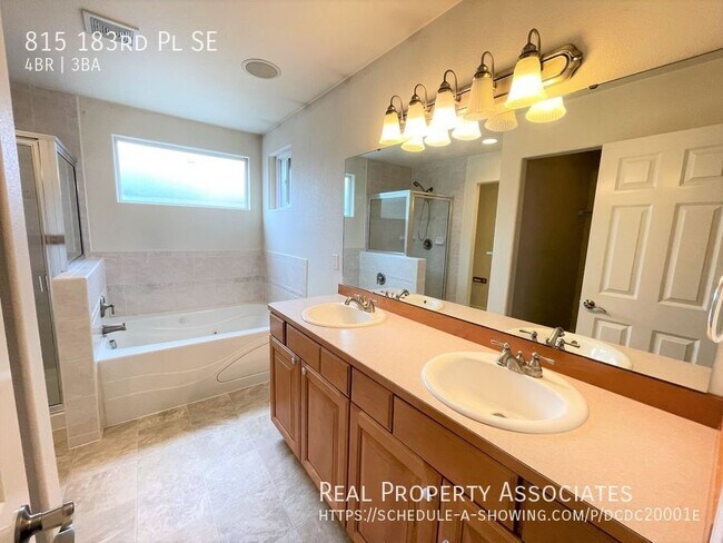 Building Photo - 815 183rd Pl SE