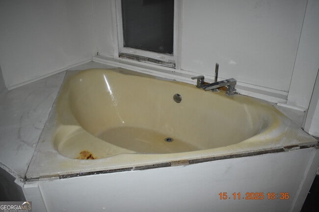 Building Photo - 4255 Roy Ave