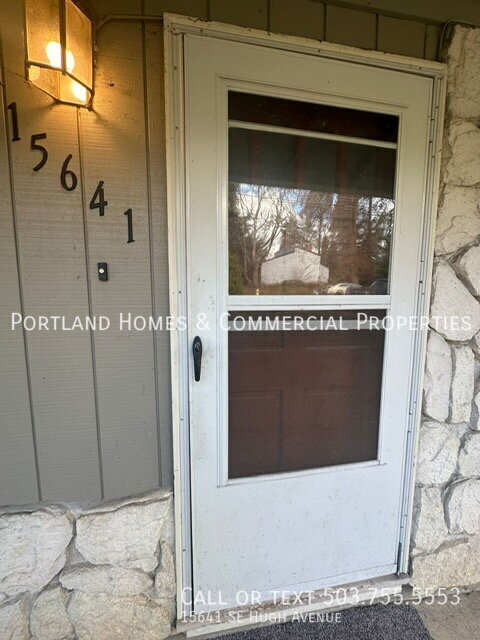 Building Photo - 15641 SE Hugh Ave