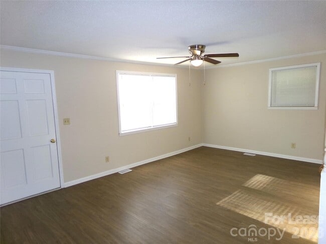 Building Photo - 169 Danritch Dr