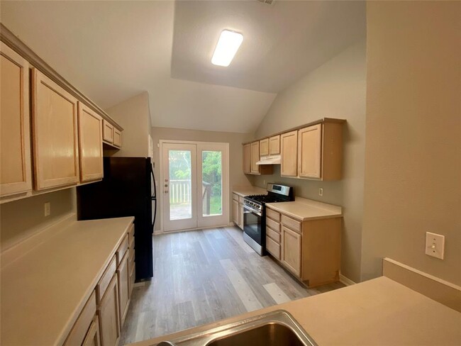 Building Photo - 5710 Lark Creek Dr
