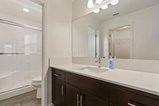 Building Photo - 736 N Bliss Ln