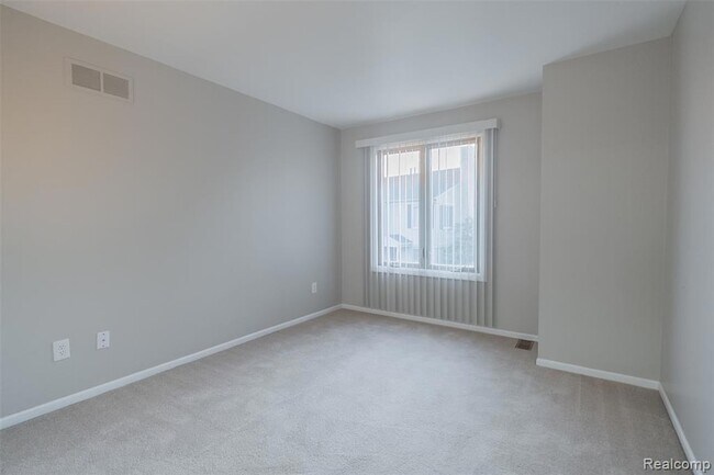 Building Photo - 44613 New Hampshire Dr