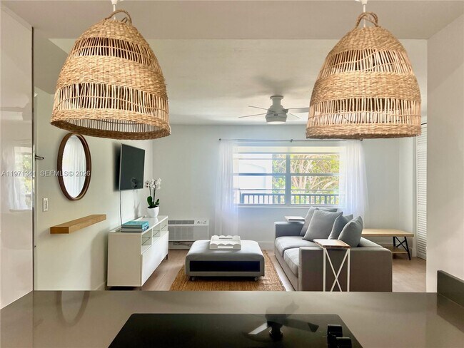 Building Photo - 195 Sunrise Dr