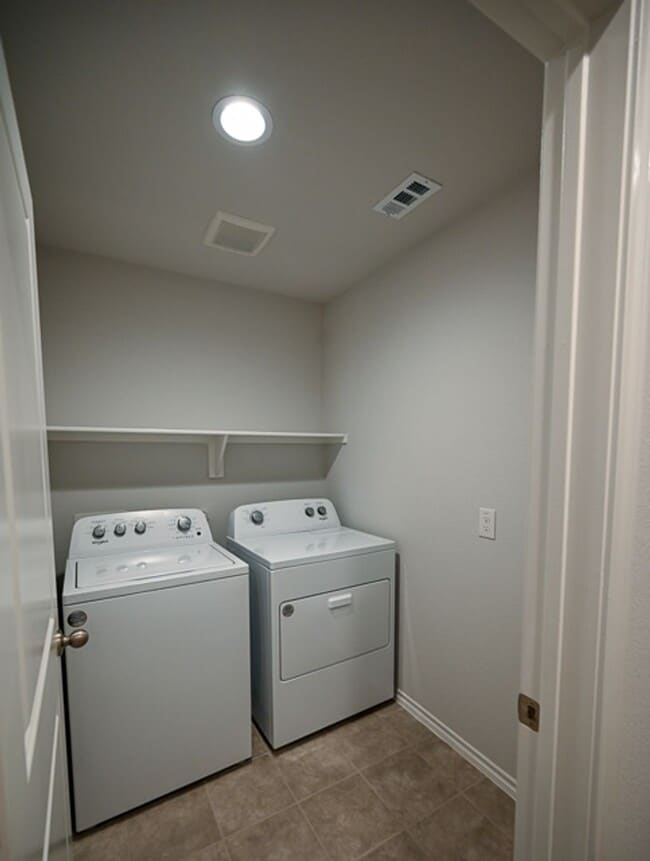 Building Photo - Beautiful Home in Springtown