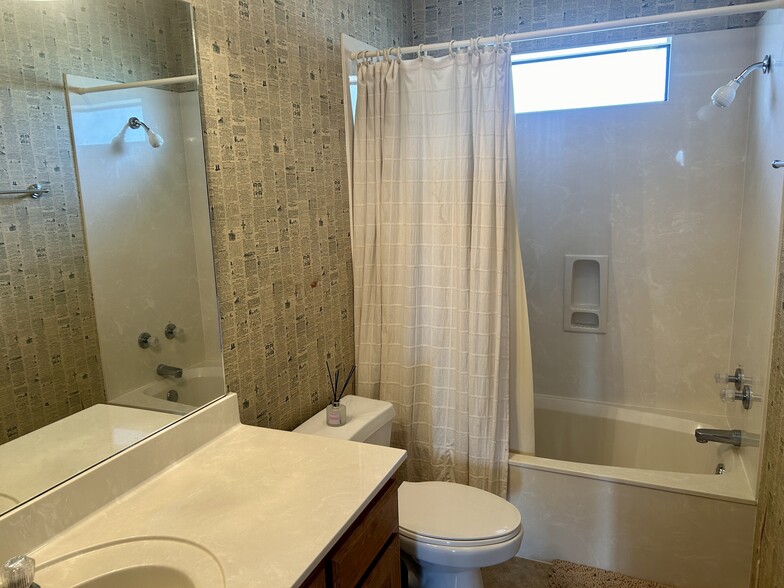 Building Photo - 26035 Heartwood Dr
