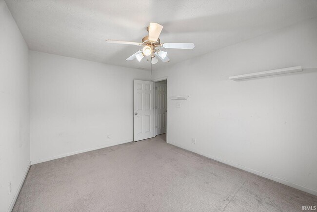 Building Photo - 987 Marwyck St