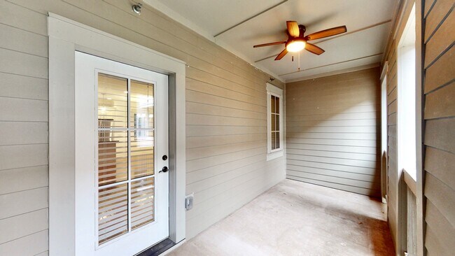 Building Photo - 1328 Ordermore Ave