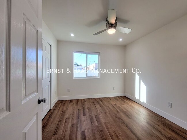 Building Photo - Beautifully Remodeled 2 Bedroom Home with ...