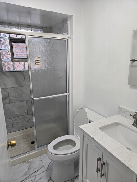 Second bathroom - 7529 N. Oakley Ave.