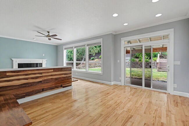 Building Photo - 1321 Chapman Hill Dr NW