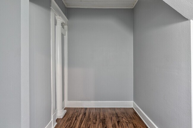 Building Photo - 8 Kenneth St