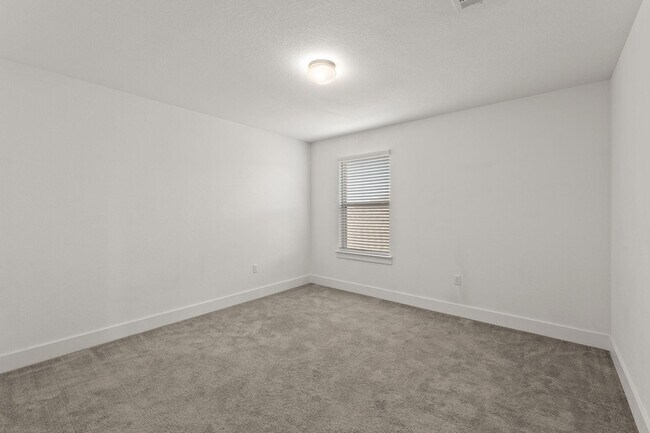Building Photo - 322 Bonnet Blvd