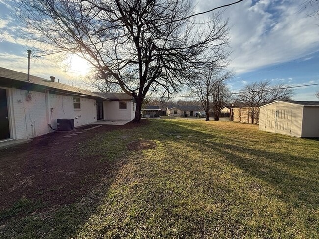 Building Photo - 6101 Melody Ln