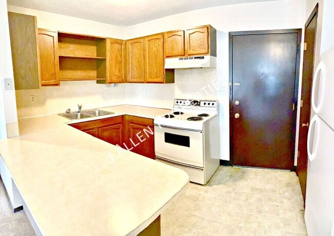 Building Photo - Rarely Available 1 bed, 1 bath