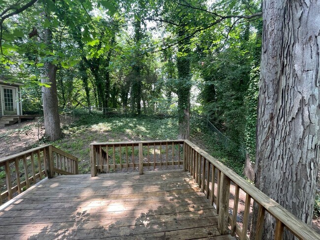 Building Photo - 1700 Taft Pl