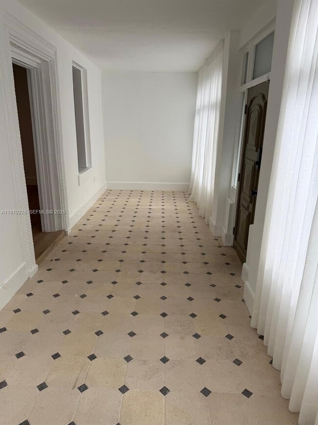 Building Photo - 177 NE 44th St