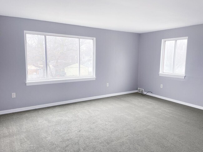 Building Photo - 7402 Park Ln