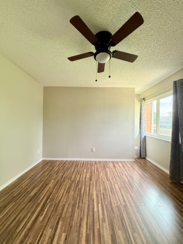 Building Photo - 1601 27th Ave