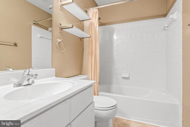 Building Photo - 1538 Long Dr Ct